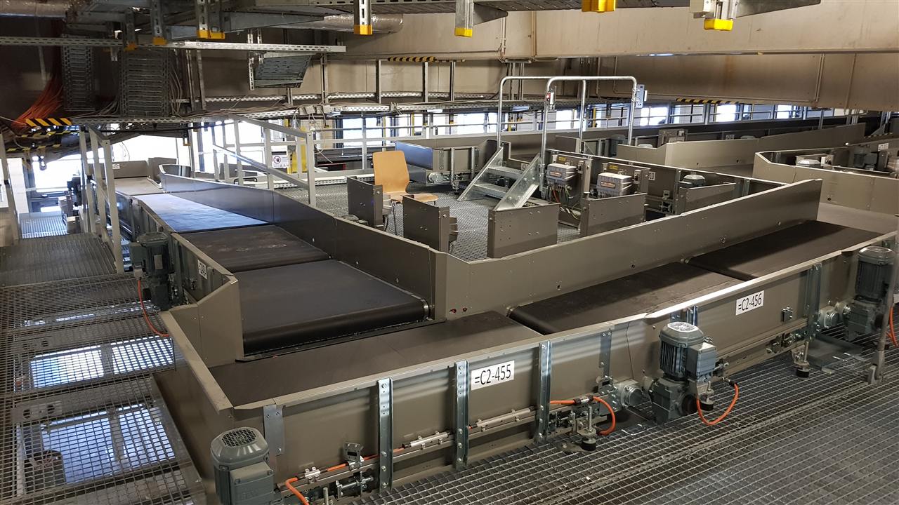 Sortierhalle mit neuer Bandfördertechnik