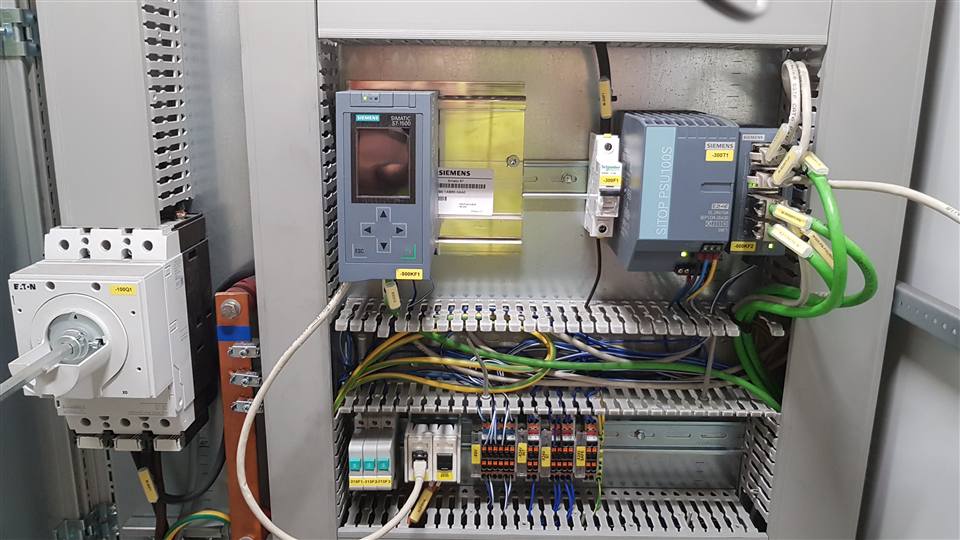 Siemens S7-1500 im Zentralschaltschrank